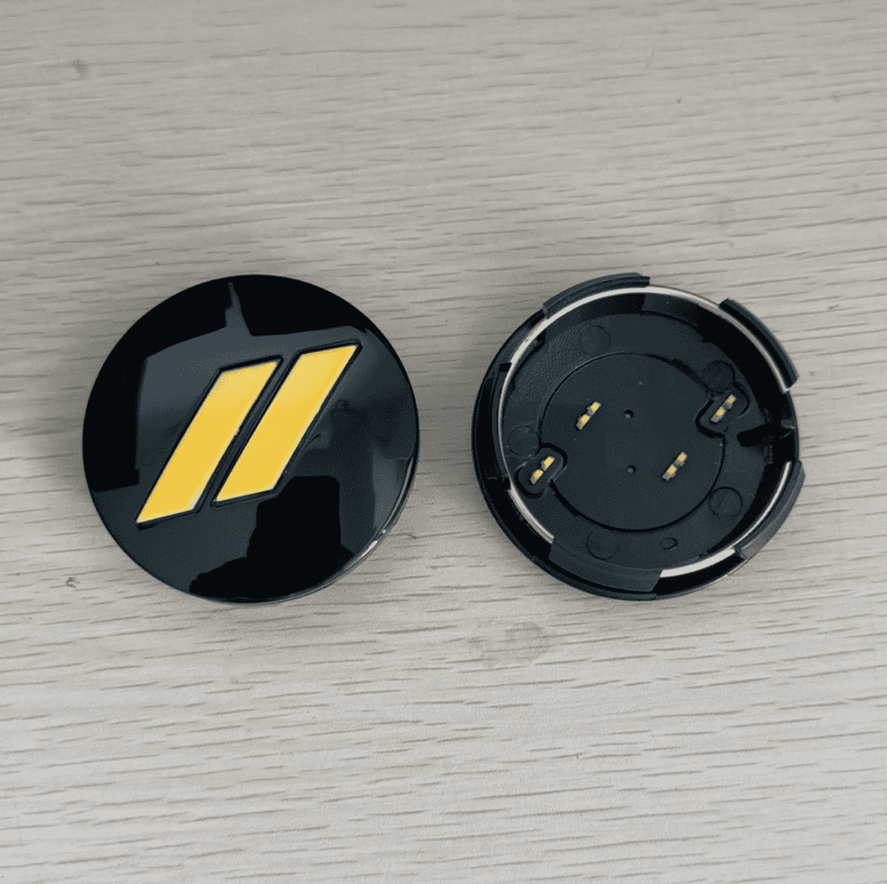 4x Nabendeckel 63mm kompatibel für Dodge Schwarz Gold